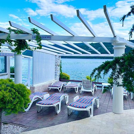 Riviera 990 - Resort & Restaurant Ieşelniţa 外观 照片