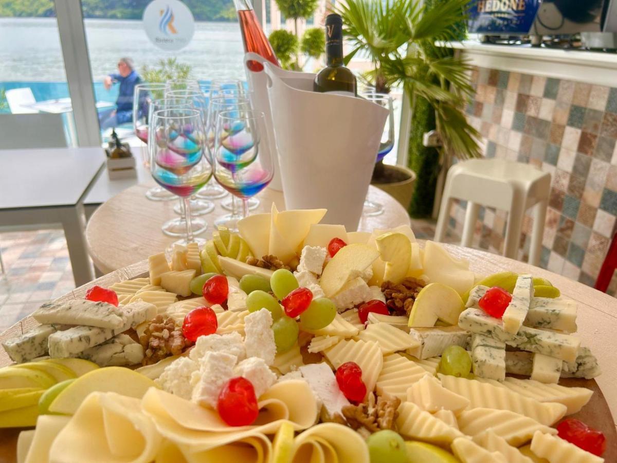 Riviera 990 - Resort & Restaurant Ieşelniţa 外观 照片