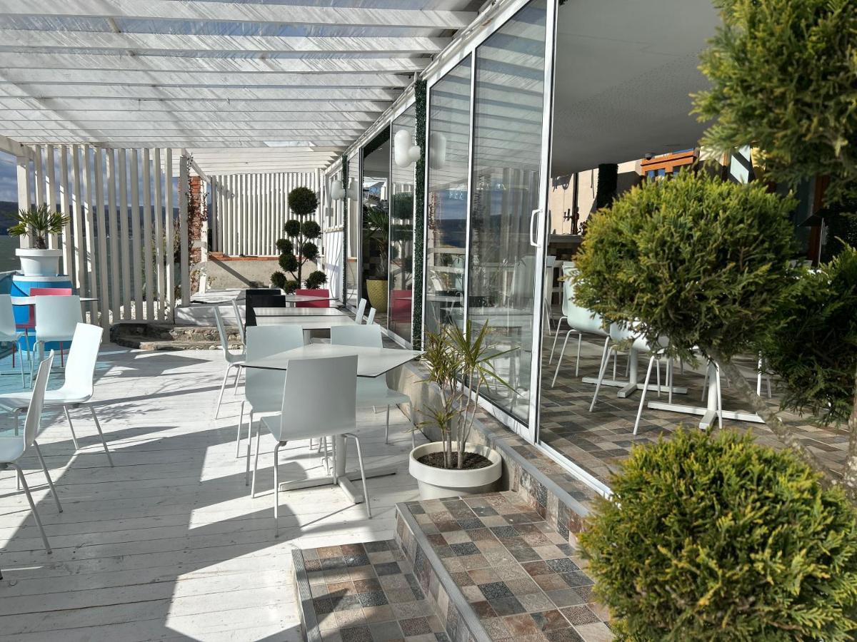 Riviera 990 - Resort & Restaurant Ieşelniţa 外观 照片