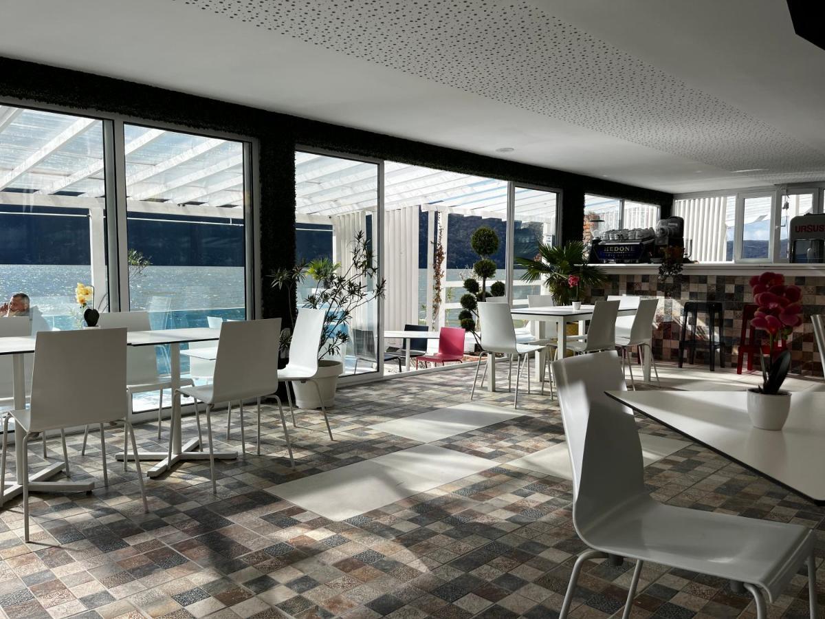 Riviera 990 - Resort & Restaurant Ieşelniţa 外观 照片