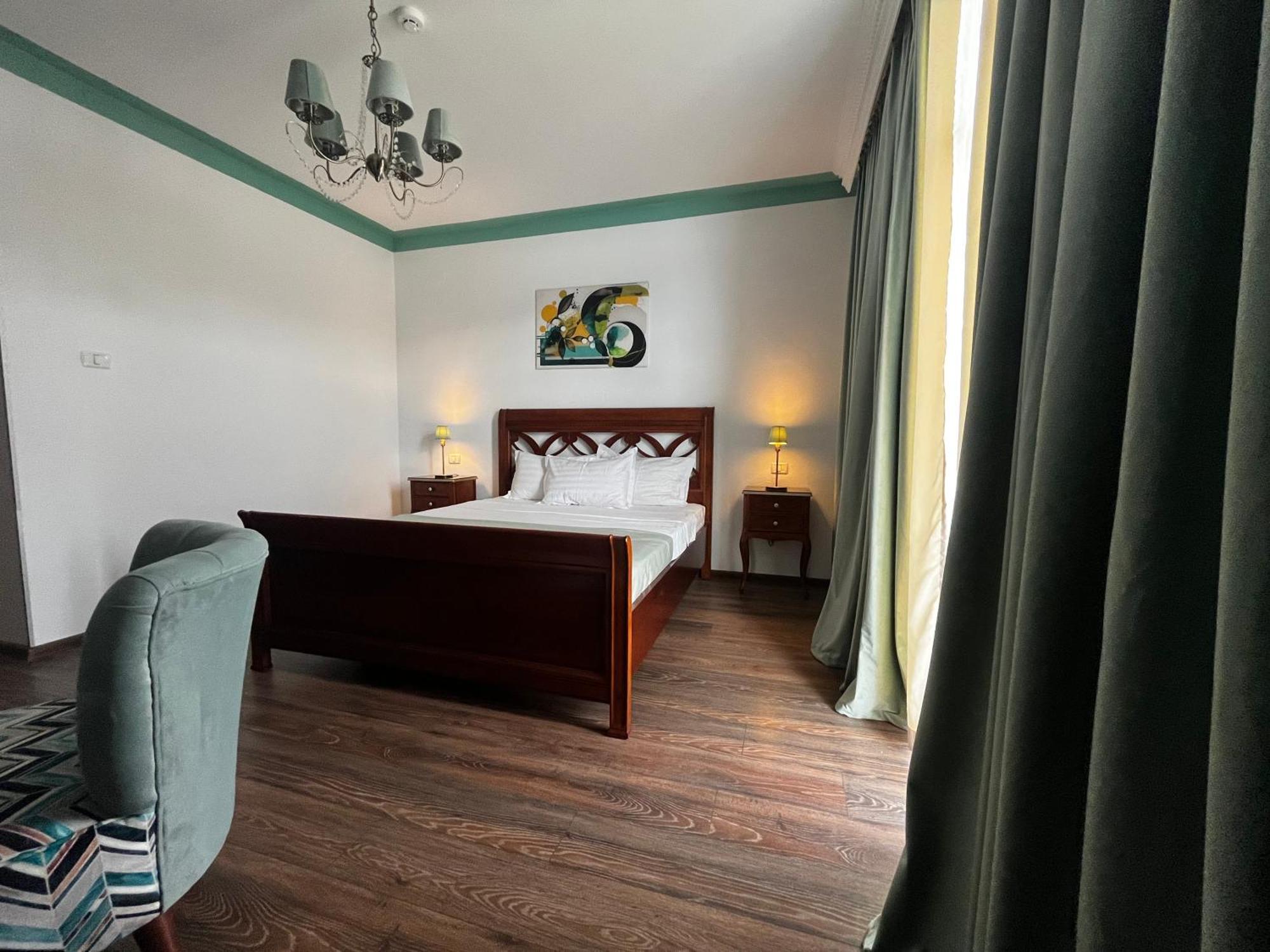 Riviera 990 - Resort & Restaurant Ieşelniţa 外观 照片