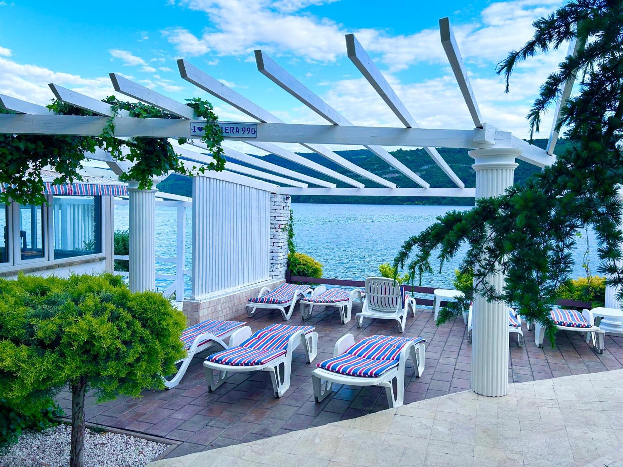 Riviera 990 - Resort & Restaurant Ieşelniţa 外观 照片