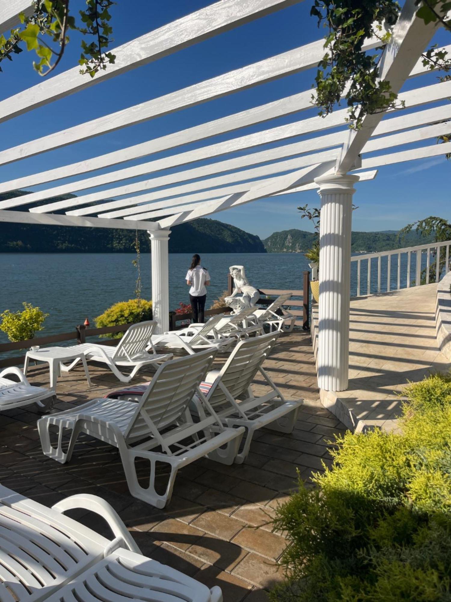 Riviera 990 - Resort & Restaurant Ieşelniţa 外观 照片