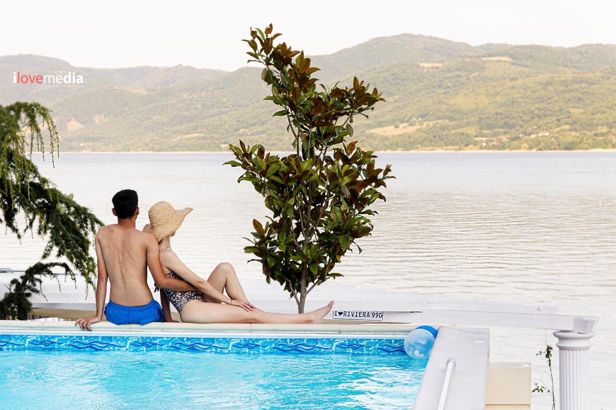 Riviera 990 - Resort & Restaurant Ieşelniţa 外观 照片